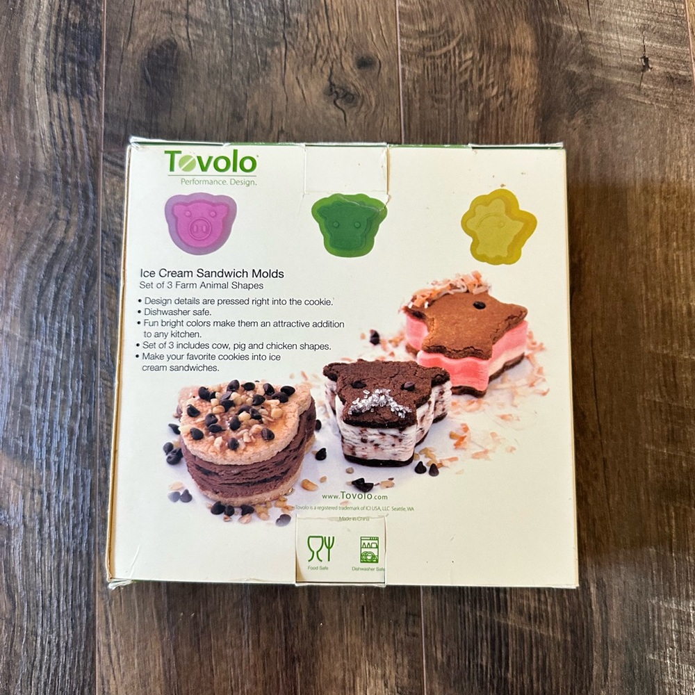 NIB Tovolo ice cream sandwich molds farm animal molds kids mommy & me ideas toy